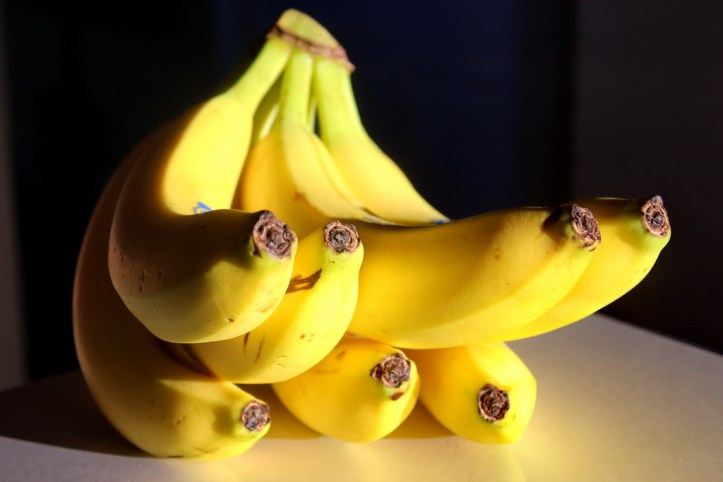 Bananas in the light_resize
