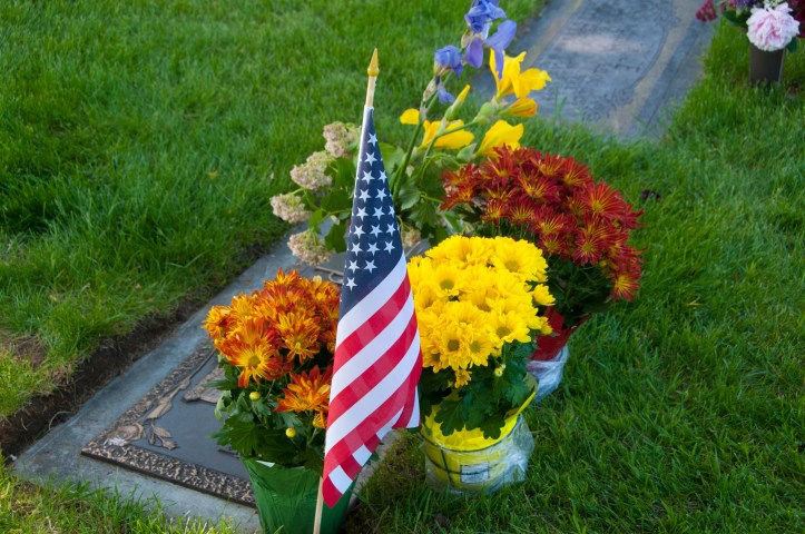 memorial-day-graves-2